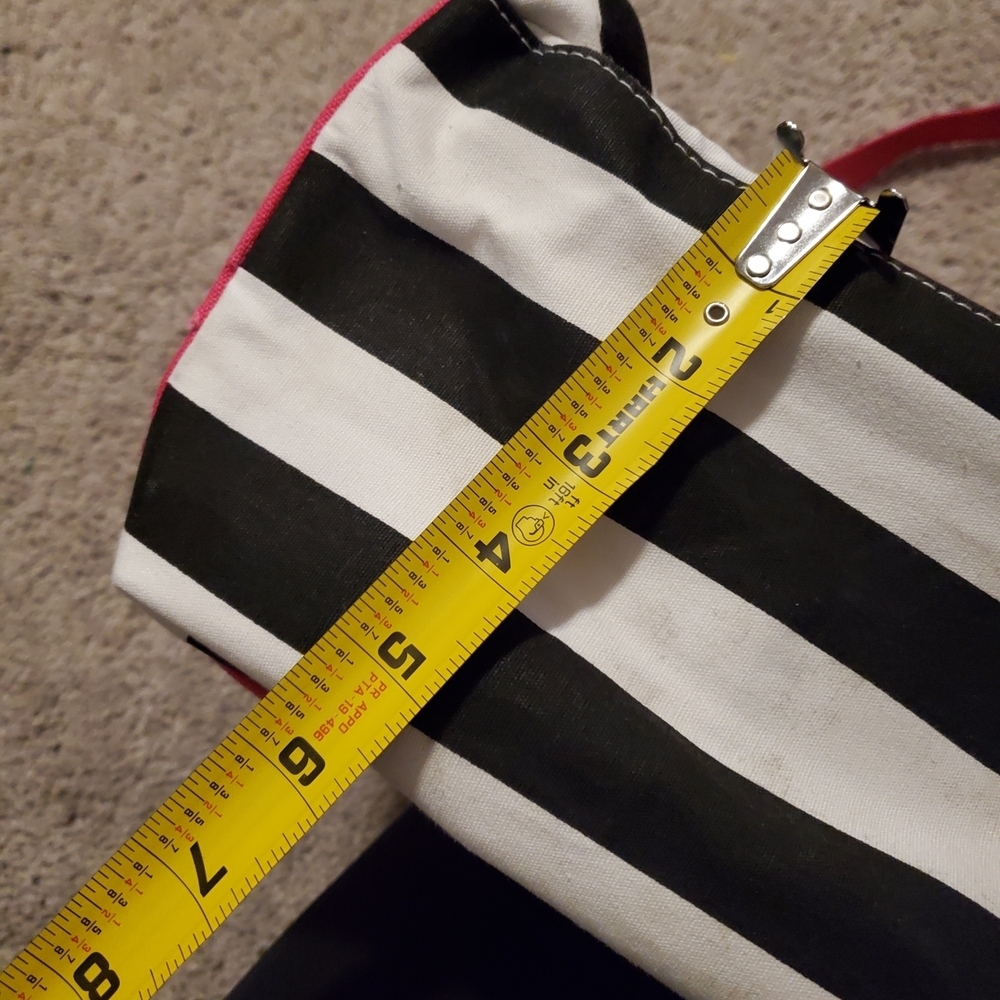 Victoria's Secret Striped Duffle Style Weekend Bag with Pink Handles - Picture 5 of 9